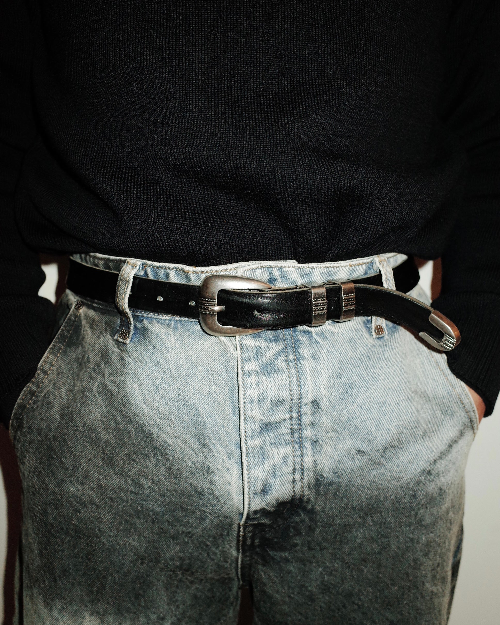 JOHNNY WAVE, Western Belt, Cowboy belt, Italian Leather, Vegetable tanned, Italian Vachetta Leather, black belt, four piece belt, KLDSCOPE, Kaleidoscope, back view, wearing, showcase, closed up