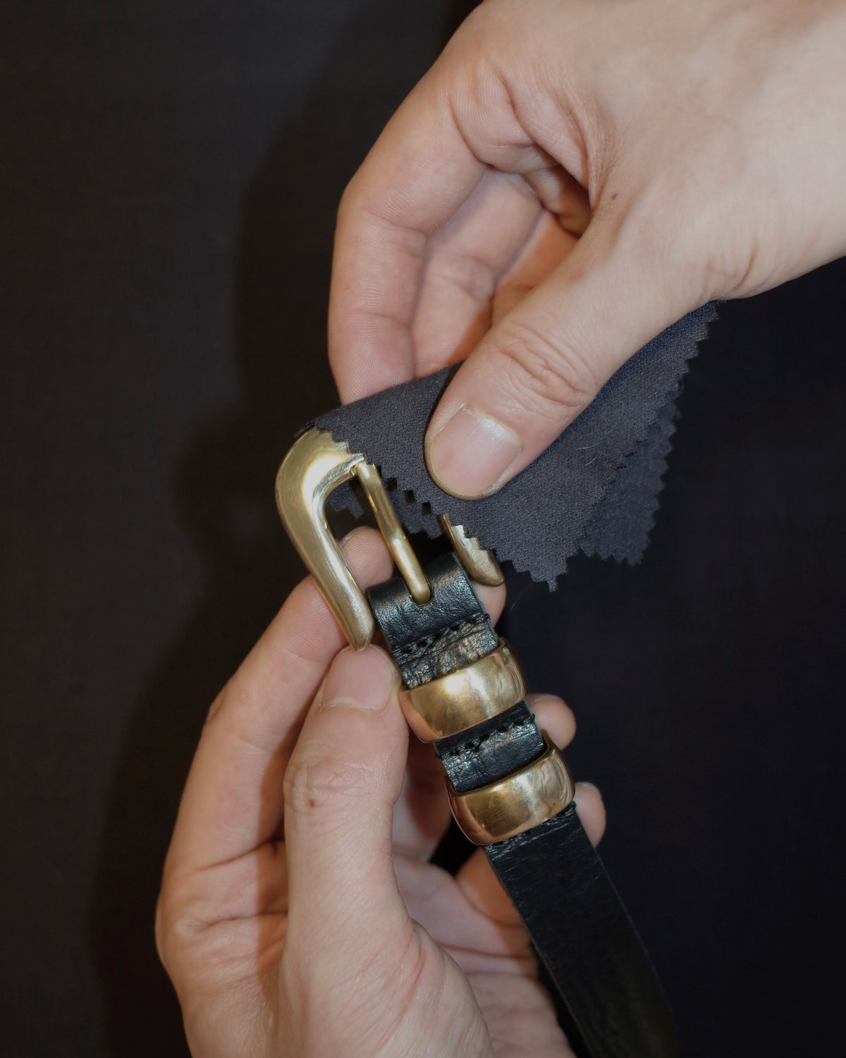 Wiping JOEY unlacquered brass hardware with the enclosed dry fibre cloth.